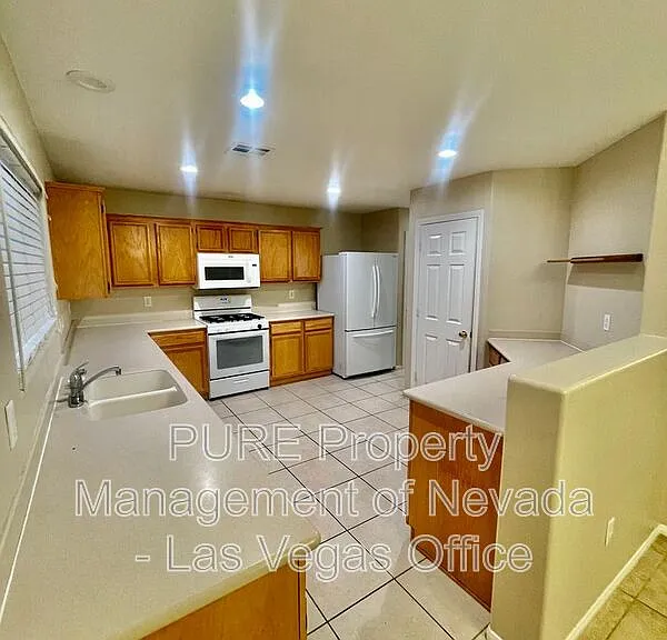 3528 Laguna Veneta Ave — Photo 7