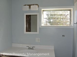 1720 Robert St, Poplar Bluff, MO 63901