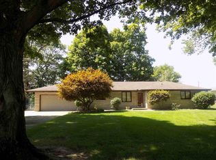 55817 Riverdale Dr, Elkhart, IN 46514