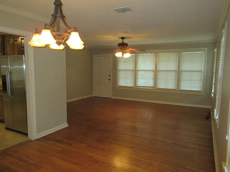 4527 Steere Dr — Photo 3