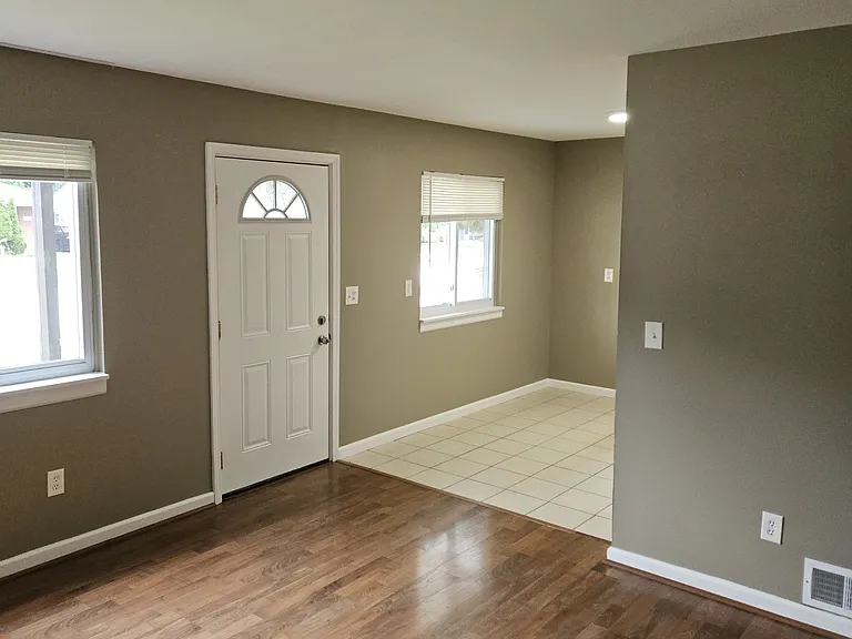 1170 E Harwood Ave — Photo 5