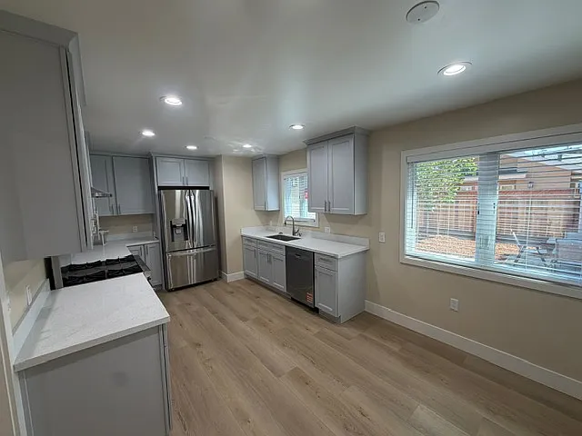 1150 Salerno Dr — Photo 4