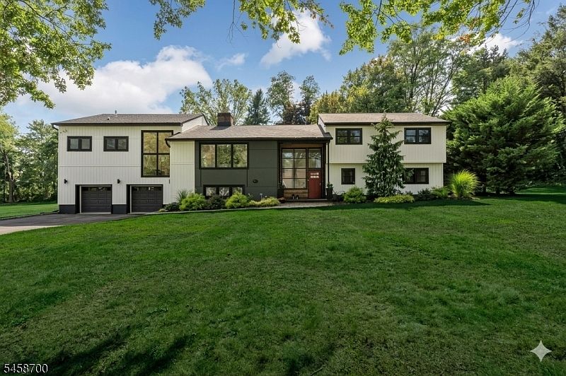 1st image of 6 Donsen Ln