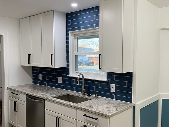3rd image of 3503 Roanoke Dr