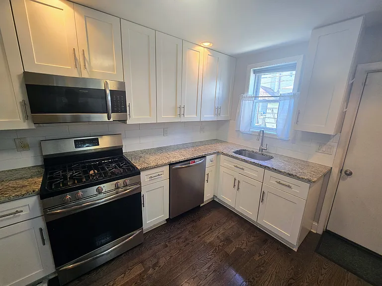 2432 S Hutchinson St — Photo 11