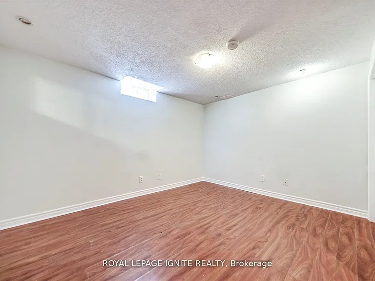 16 Sophia Rd #BASEMENT — Photo 8