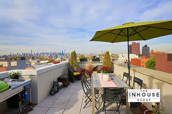 Sold by The In House Group | media 35