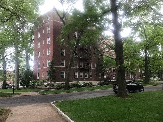 1st image of 715 Larchmont Acres APT B