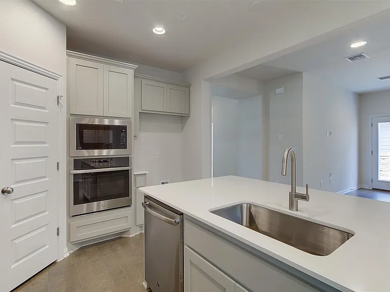 8729 Belknap Rd — Photo 13