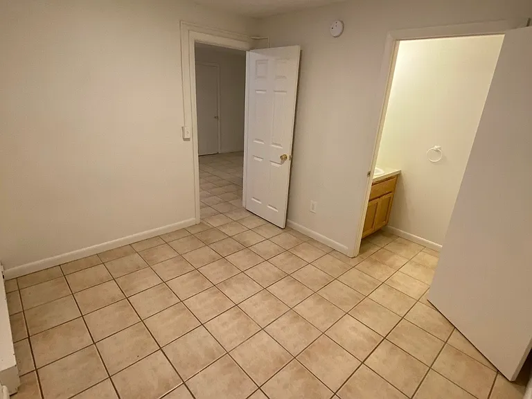34 Pleasant St #B — Photo 7