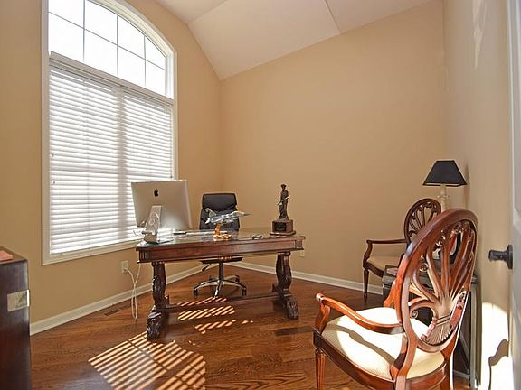 3rd image of 5154 Emerald View Dr