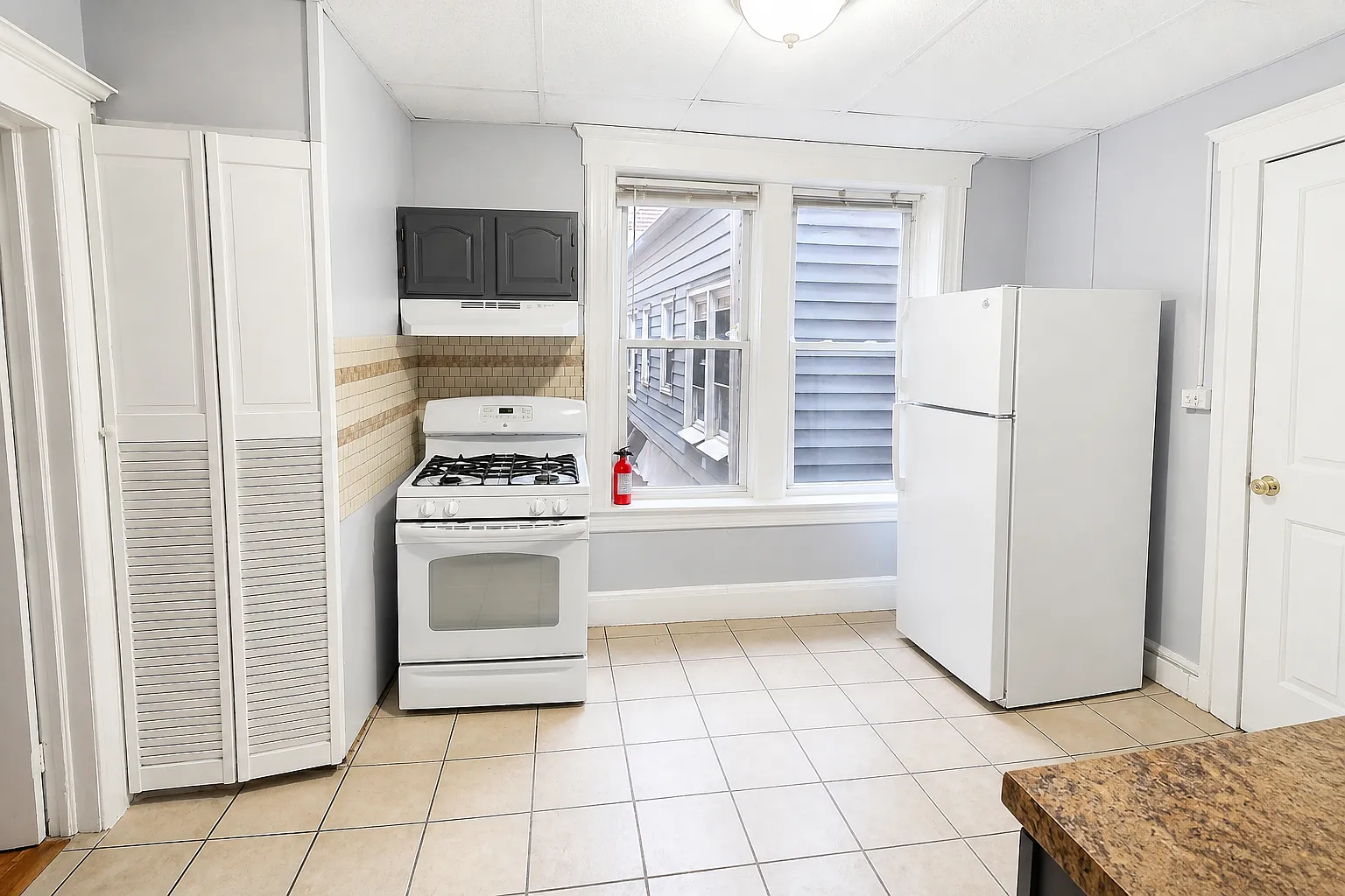 2 bed, $1,900 — Photo 3