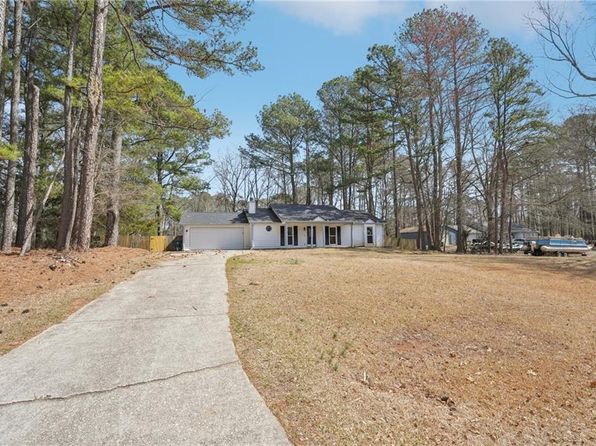 489 Natasha Dr, Auburn, GA 30011