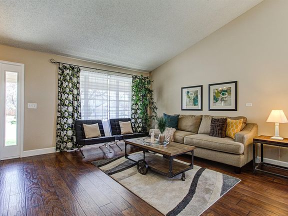 4th image of 21505 Omaha Ave