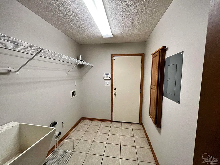 9046 Caribbean Dr — Photo 13