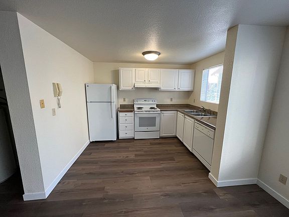 2nd image of 11200 Greenwood Ave N #1-27