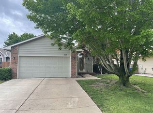 231 W Rosewood Ln, Derby, KS 67037
