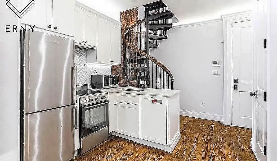 43 Columbia Place — Photo 3