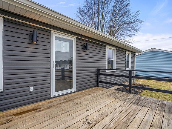 4th image of 1121 W Sandusky Ave