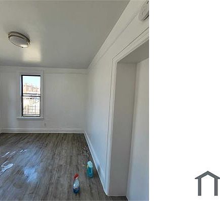 3rd image of 3311 Colden Ave APT 1R