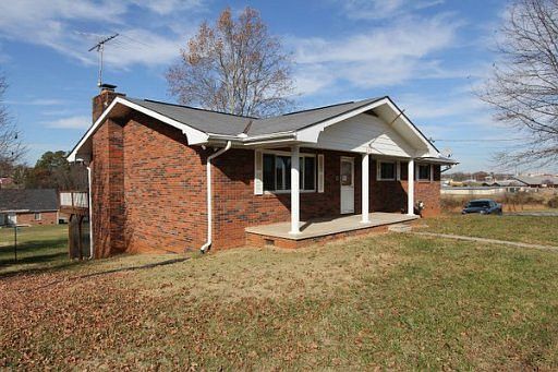 2nd image of 546 Carpenter Dr