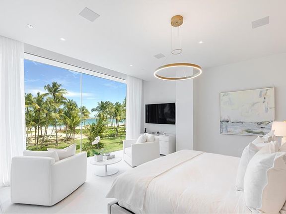 4th image of Ocean Drive Four Seasons Private Residences #6401