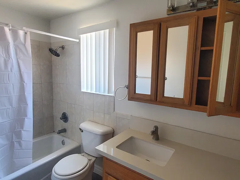 4833 W 118th St #C — Photo 16