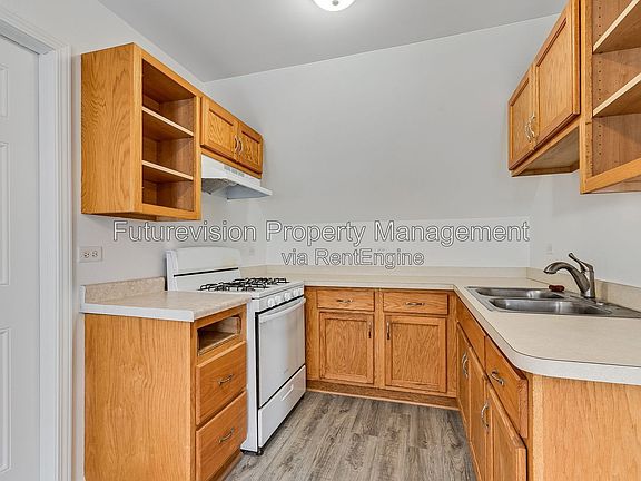 4th image of 107 Stevens Ave #2