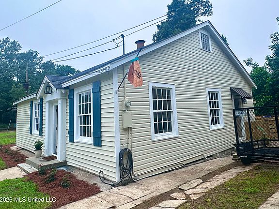 4th image of 34 Orange Ave