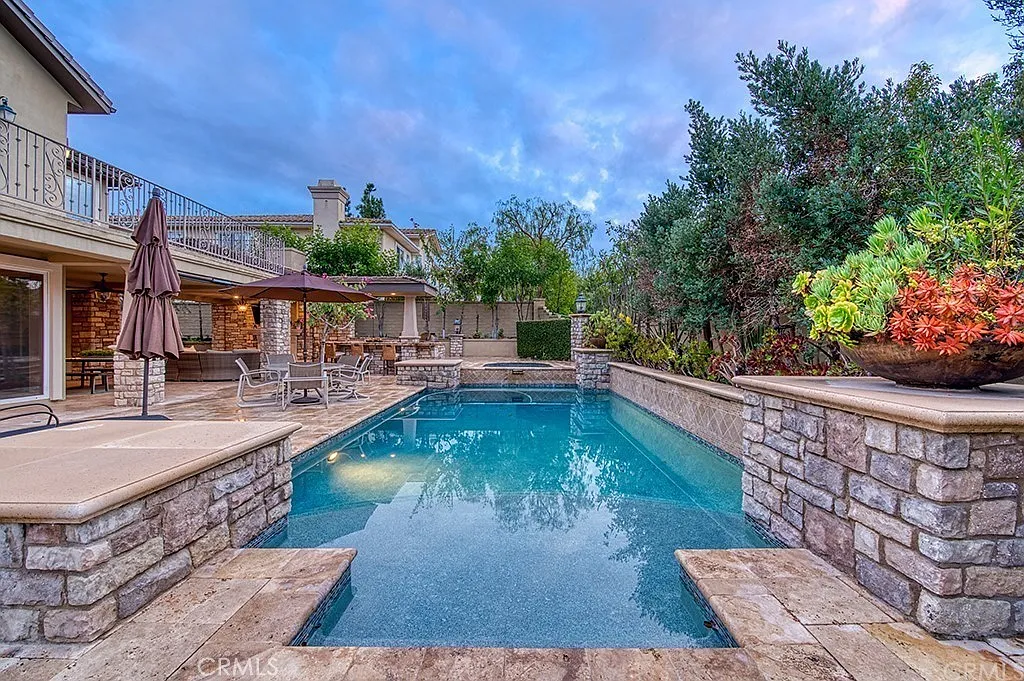 5 bed, 4.5 bath, 4231 sqft, $13,500 — Photo 4