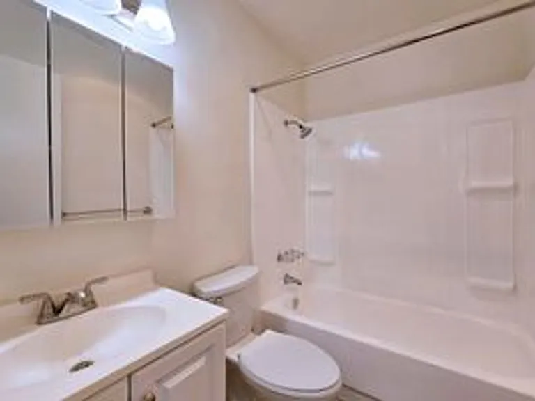 4417 Parks Avenue — Photo 21