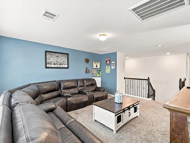 2613 Wayne Ave — Photo 12
