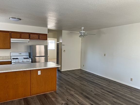 3rd image of 827 Redondo Ave APT 4