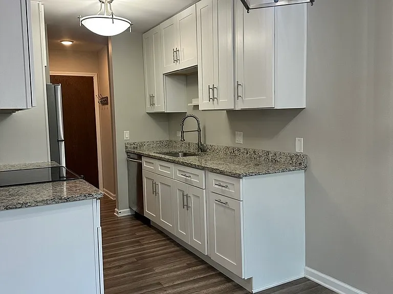 5500 Hillcrest Ln #129-2M — Photo 8