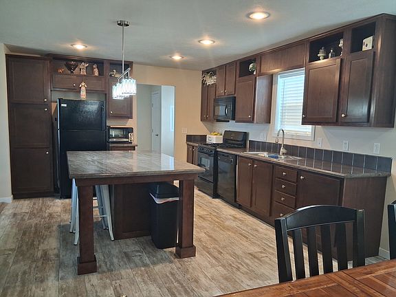 5th image of 839 Long Oak Rd