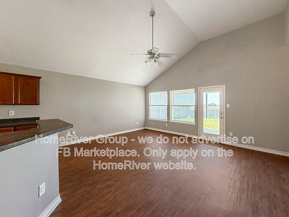 4th image of 313 Charleston Dr