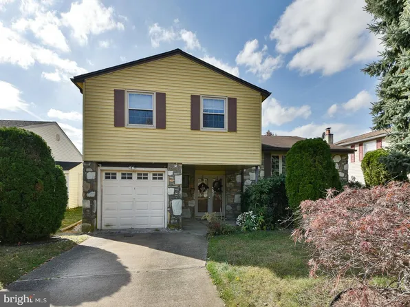 392 Woodhaven Rd, Philadelphia, PA 19116