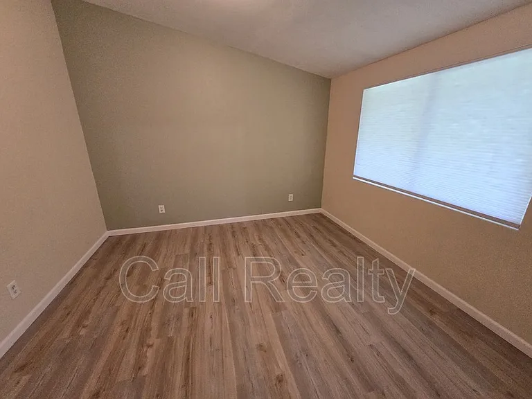 7610 E South Riverway Ave — Photo 9