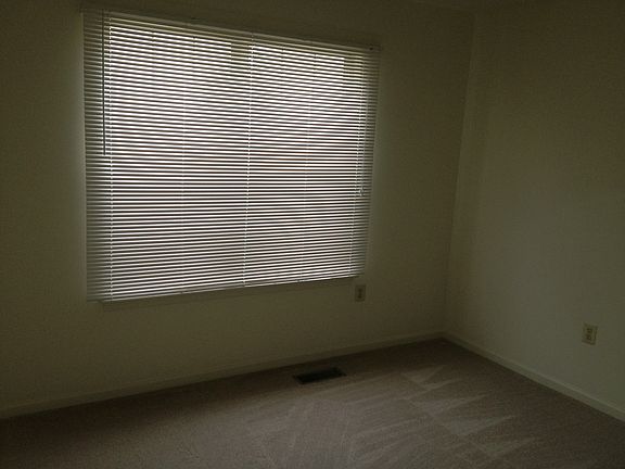 5th image of 350 Cashel Ct