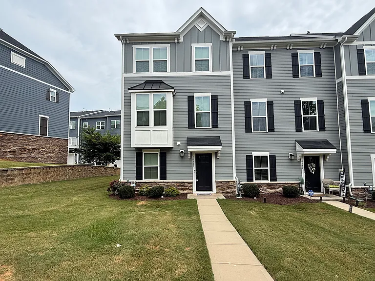 10840 Overlook Mountain Dr — Photo 1