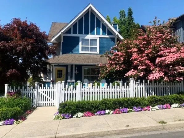 107 Star Cres, New Westminster, BC V3M 6X6