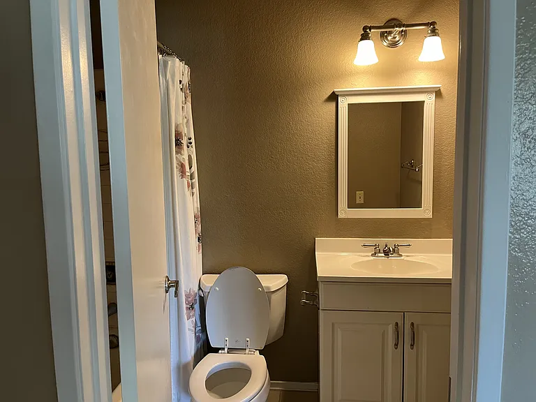 16920 Colchester Way — Photo 7