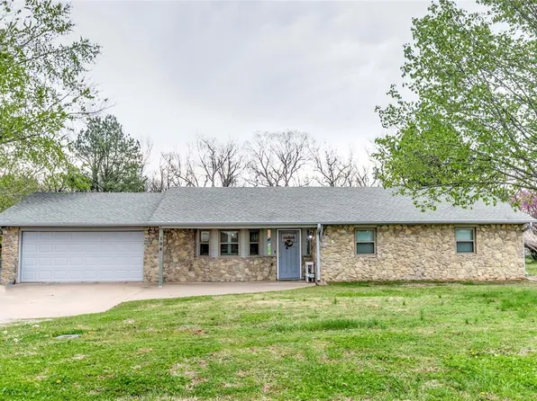 108 Meadow Ln, Chandler, OK 74834