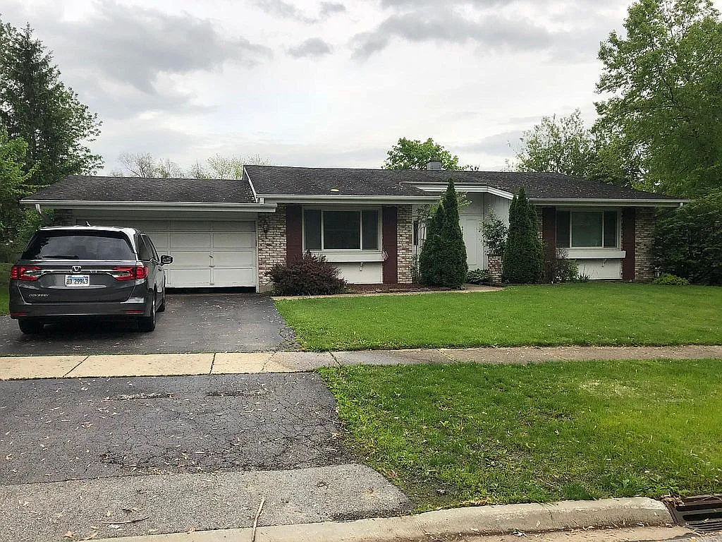 6025 Ridgeway Dr photo 1