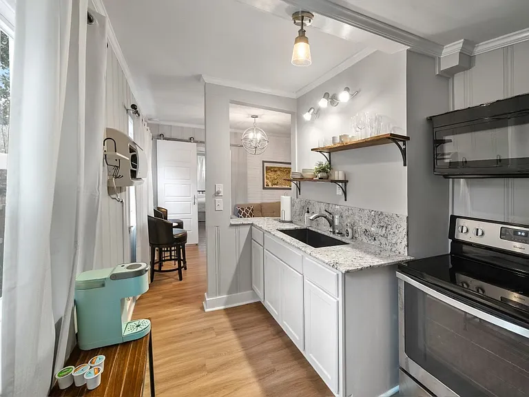 4003 Devine St #2 — Photo 2