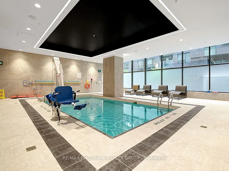 340 Queen St #1302 — Photo 47
