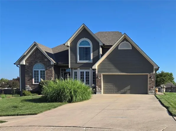 2616 Duncan Cir, Harrisonville, MO 64701