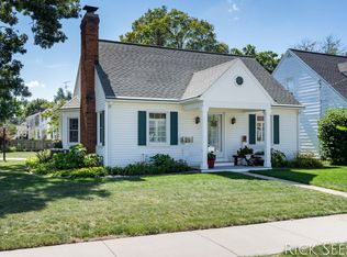 928 Graceland St NE, Grand Rapids, MI 49505