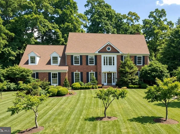 7601 Lake Glen Dr, Glenn Dale, MD 20769