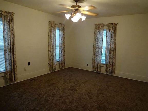 3rd image of 610 Hobson St